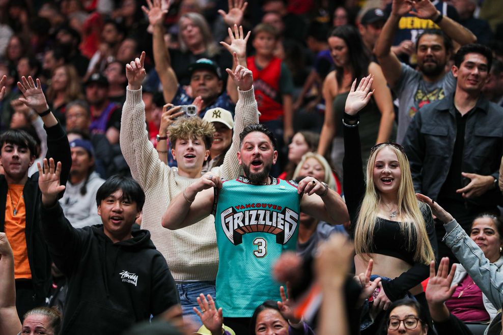 grizzlies fan vancouver raptors nba