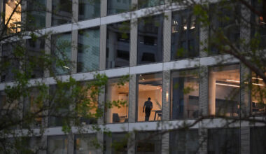 Just here for the healthcare: Nearly 1 in 4 Americans are stuck in jobs for insurance reasons