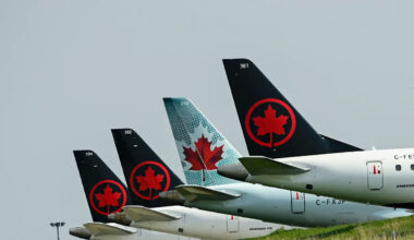 Canadians are crossing the border again. What happened to ‘Elbows Up’?