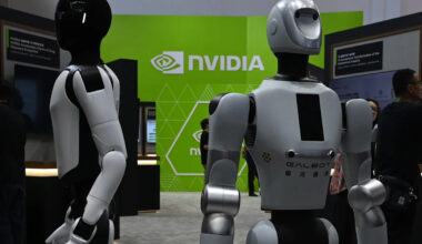 Tech stocks live: Tech stocks buffeted by AI bubble concerns, dip-buying