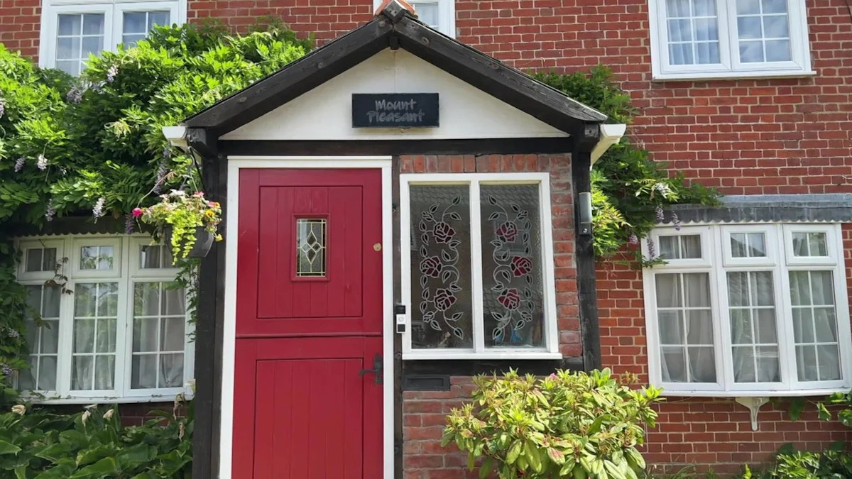 Website reconnects residents with childhood homes