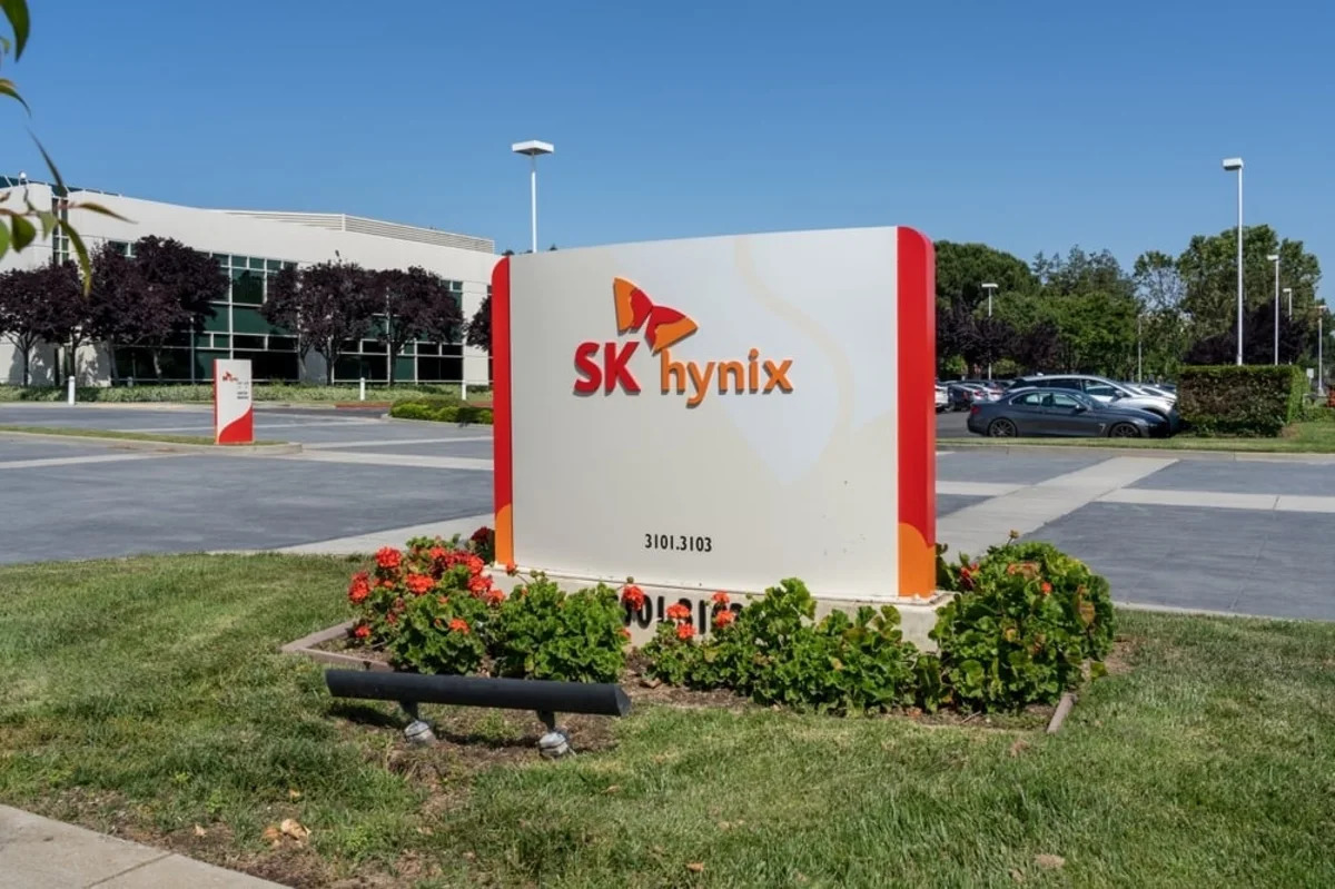 Howard Lutnick Tells Samsung and SK Hynix They Have 'No Choice' but to Build US AI Memory Fabs— and Micron's CEO May Not Be Happy