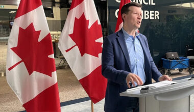Bell: Mayor Farkas warns Danielle Smith — don't try to push around Calgary