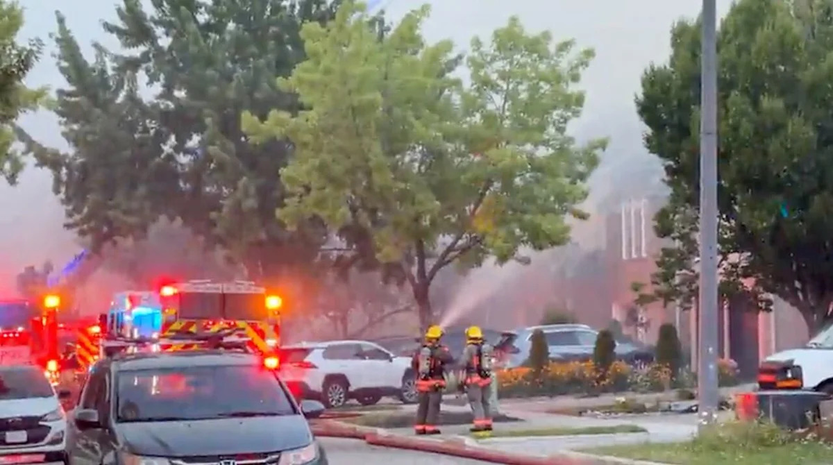 Mississauga house fire prompts evacuations, road closures