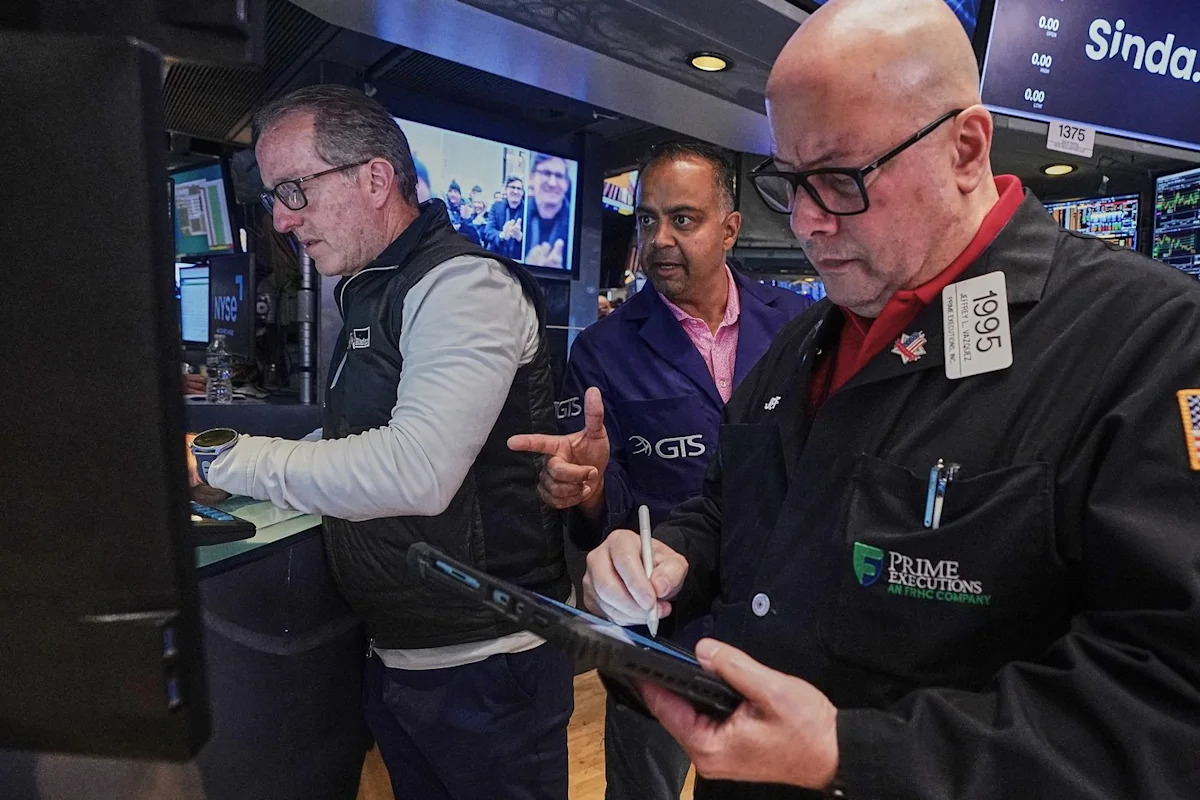 Oil prices rise following the latest fighting in the Middle East, as AI stocks sink