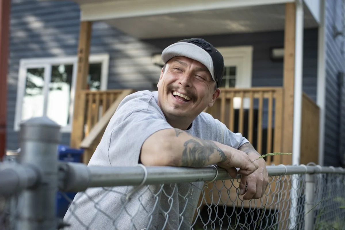An eroding Winnipeg neighbourhood looks to new foundations