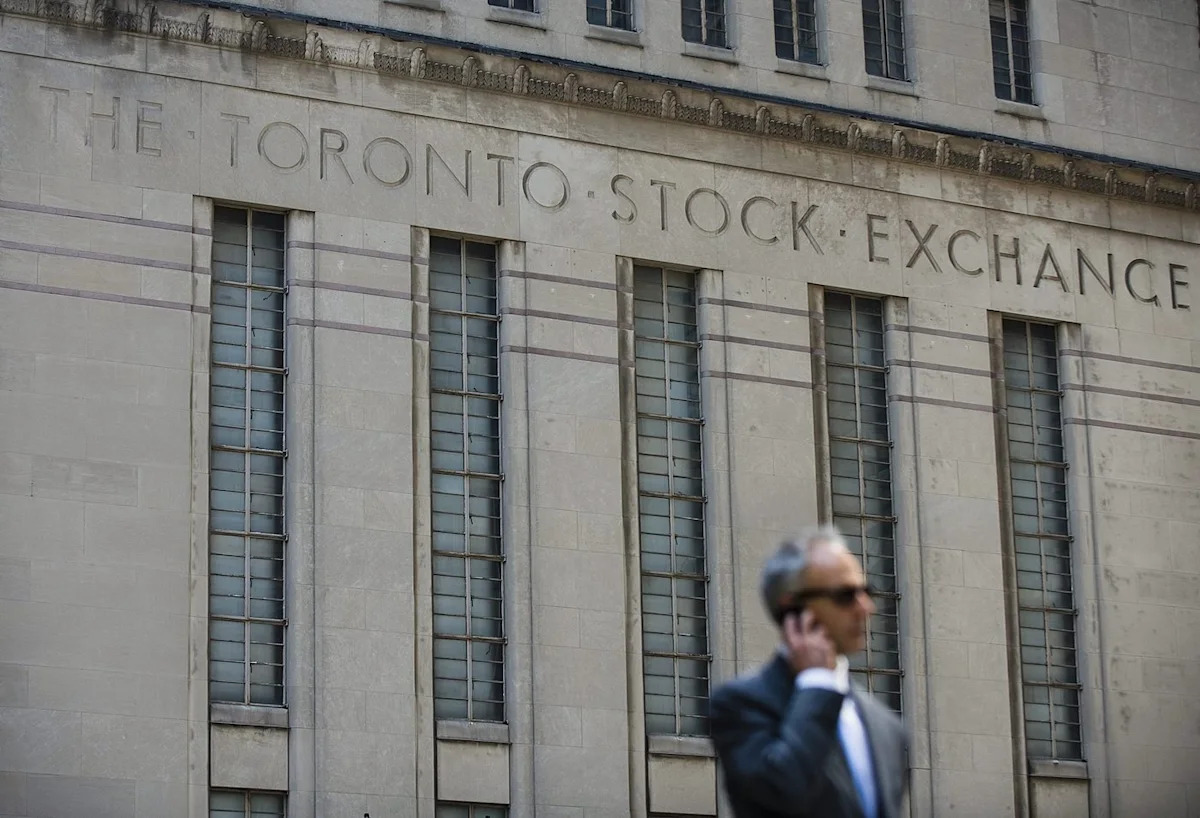 Gold prices weigh on Canada's stock market while AI drags Wall Street lower