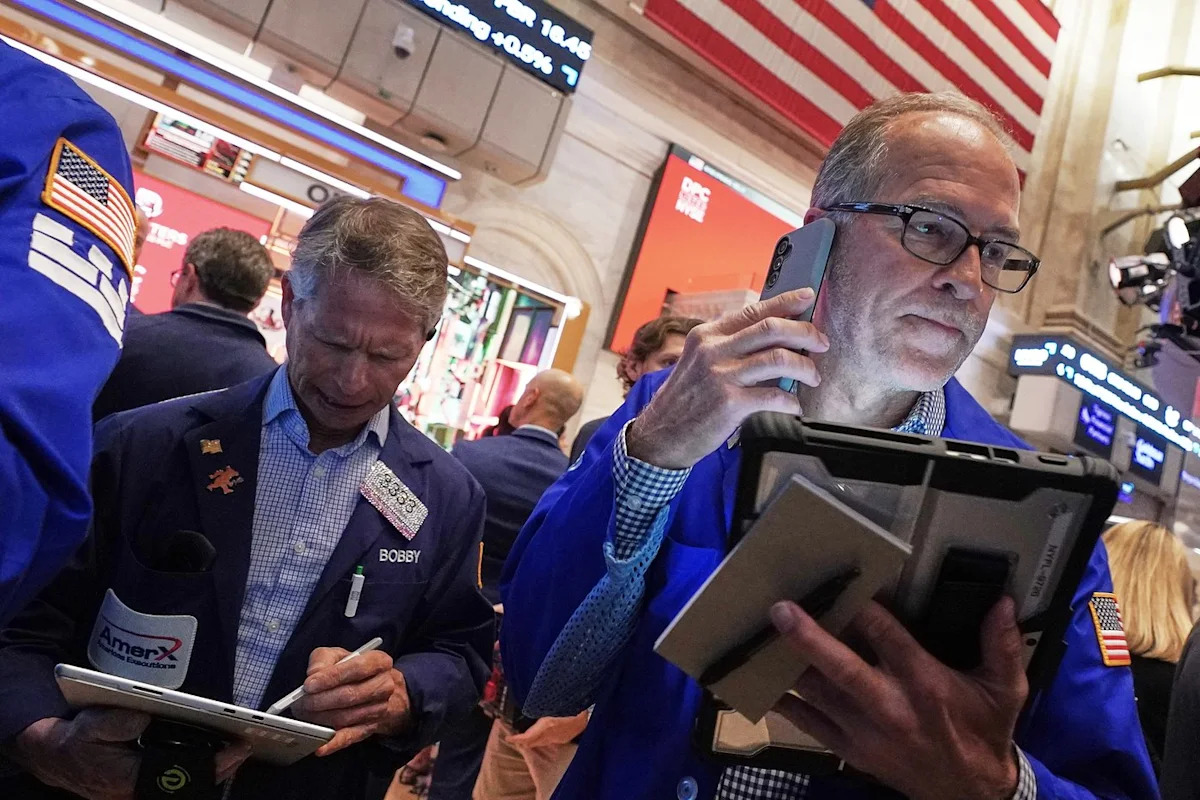 The sell-off for AI stars worsens, while oil prices keep jumping