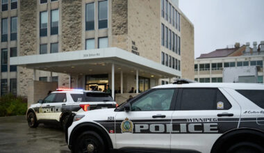 Report urges Winnipeg to set up fourth emergency service for mental health calls