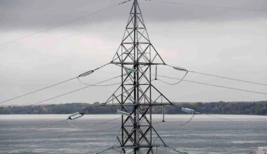 New York draws more Canadian electricity as heat wave tests grid