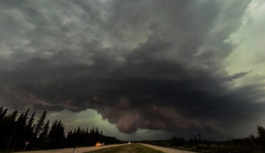 Severe thunderstorms and tornadoes possible across Alberta, in Edmonton region Tuesday