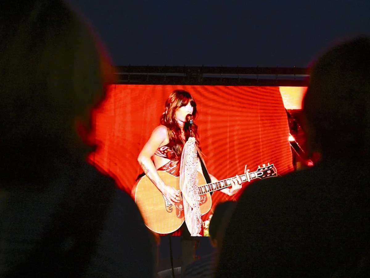 Ella Langley 'so grateful' for army of Ottawa fans at Bluesfest