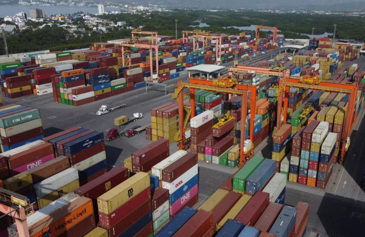 US, Mexico resume USMCA trade talks as Trump hits Canada with new tariffs
