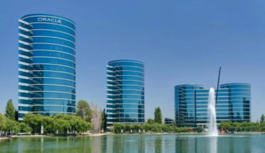 Oracle's Credit Risk Nears an 18-Year High: Can AI Backlog Save Stock?