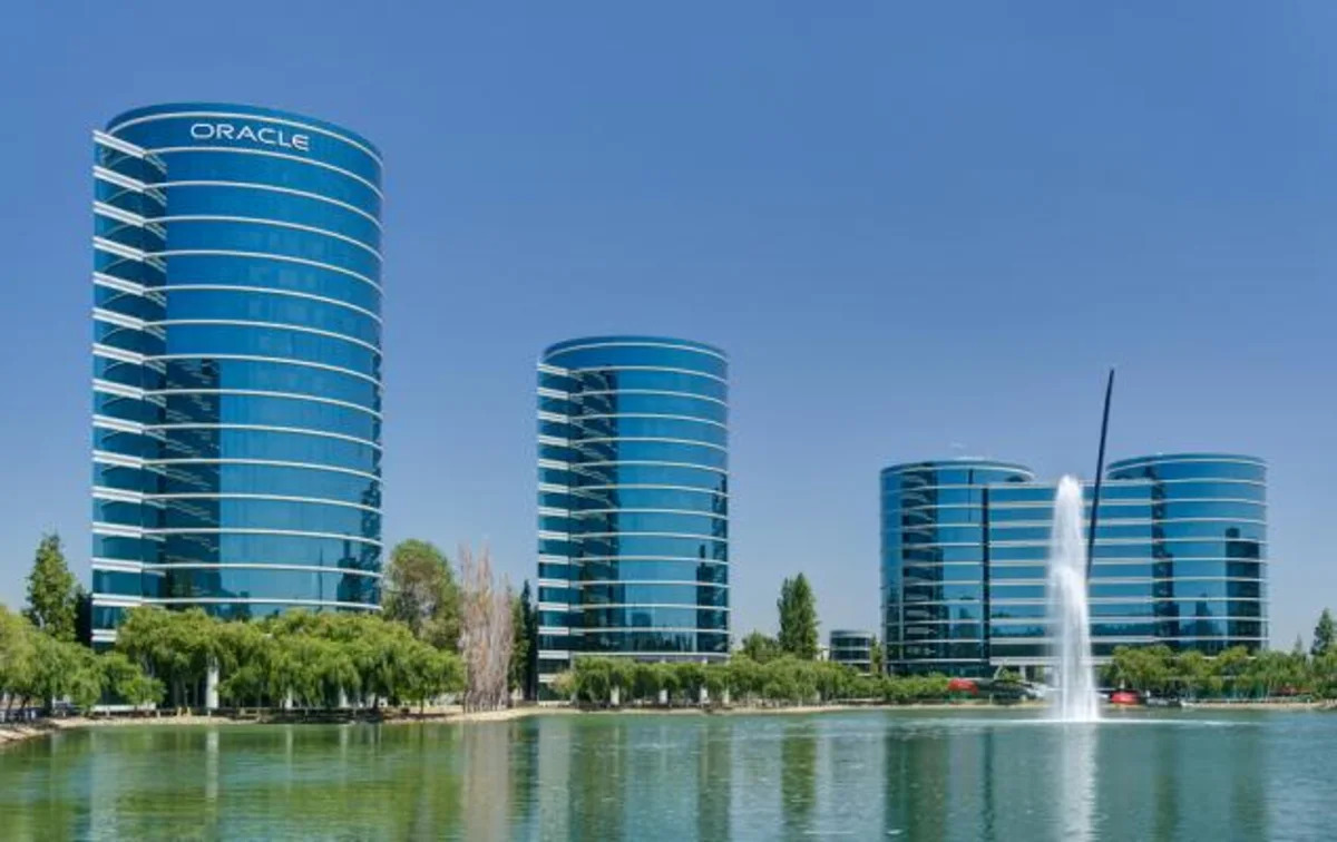 Oracle's Credit Risk Nears an 18-Year High: Can AI Backlog Save Stock?
