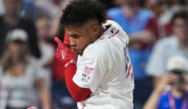 Must See: Philadelphia crowd roars as Contreras has to dodge inside pitch – TSN