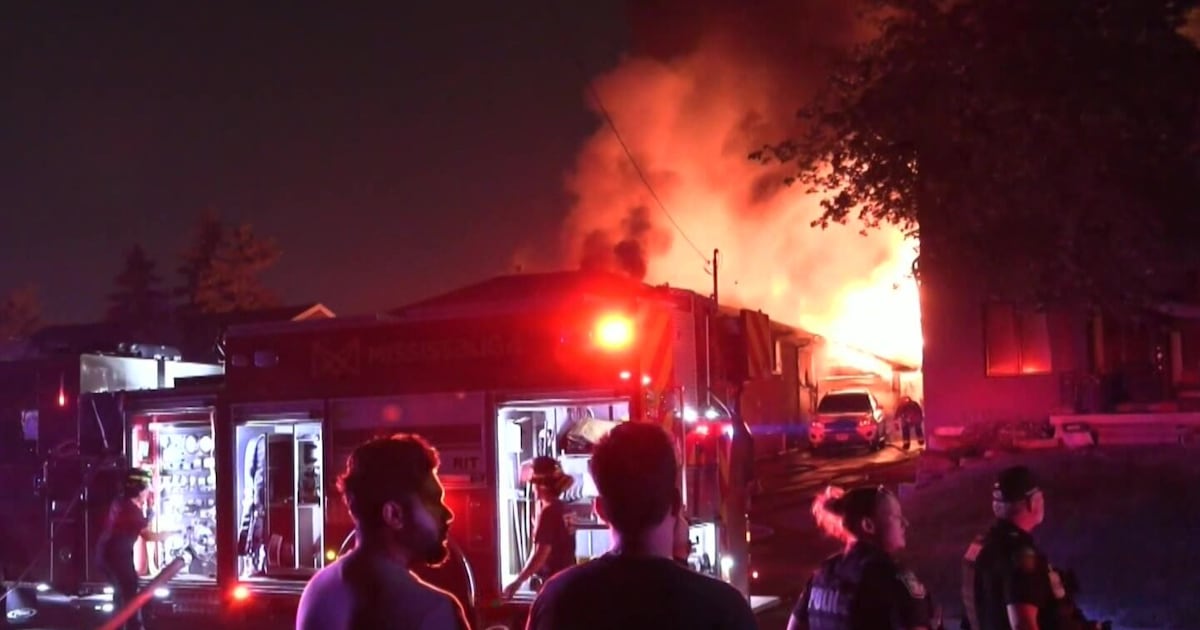 Several homes evacuated due to garage fire in Mississauga – CP24