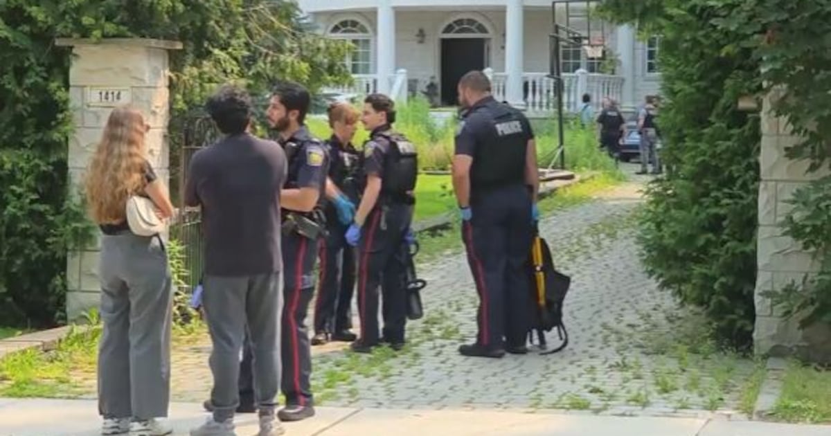 Teen in custody after Mississauga stabbing leaves one critically injured – CP24