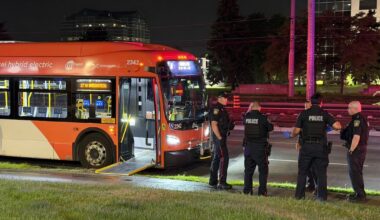 18-year-old woman arrested following a late-night bus stabbing in Mississauga – CP24