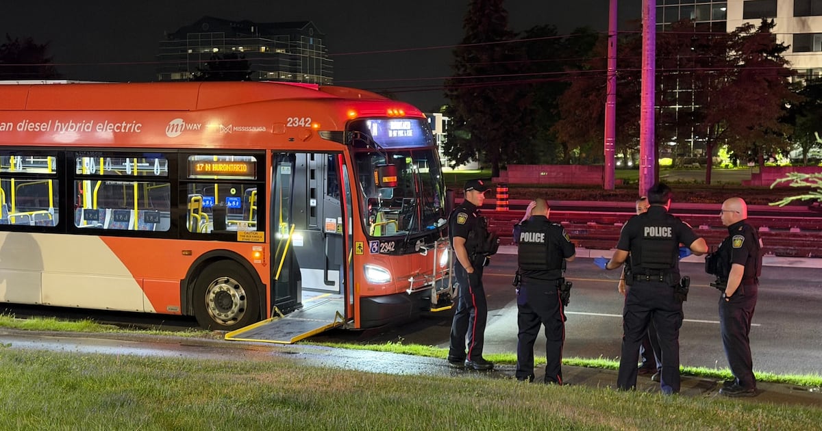 18-year-old woman arrested following a late-night bus stabbing in Mississauga – CP24