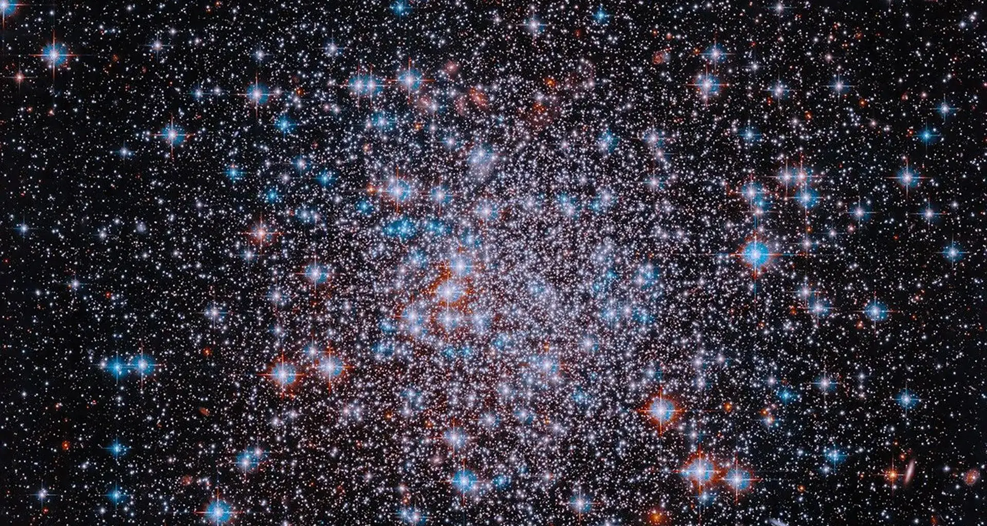 NASA's Hubble spots a stellar sparkler for the Fourth of July