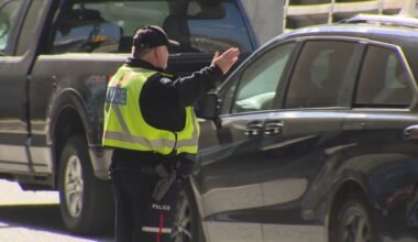 Charges laid after police officer struck by vehicle in Ottawa Valley