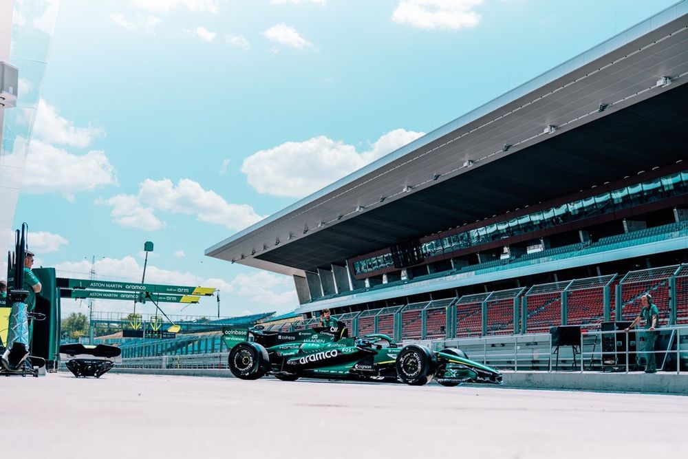 Jak Crawford, Aston Martin