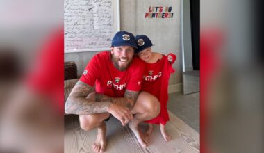 Markstrom shows off new Panthers gear with son, Clark