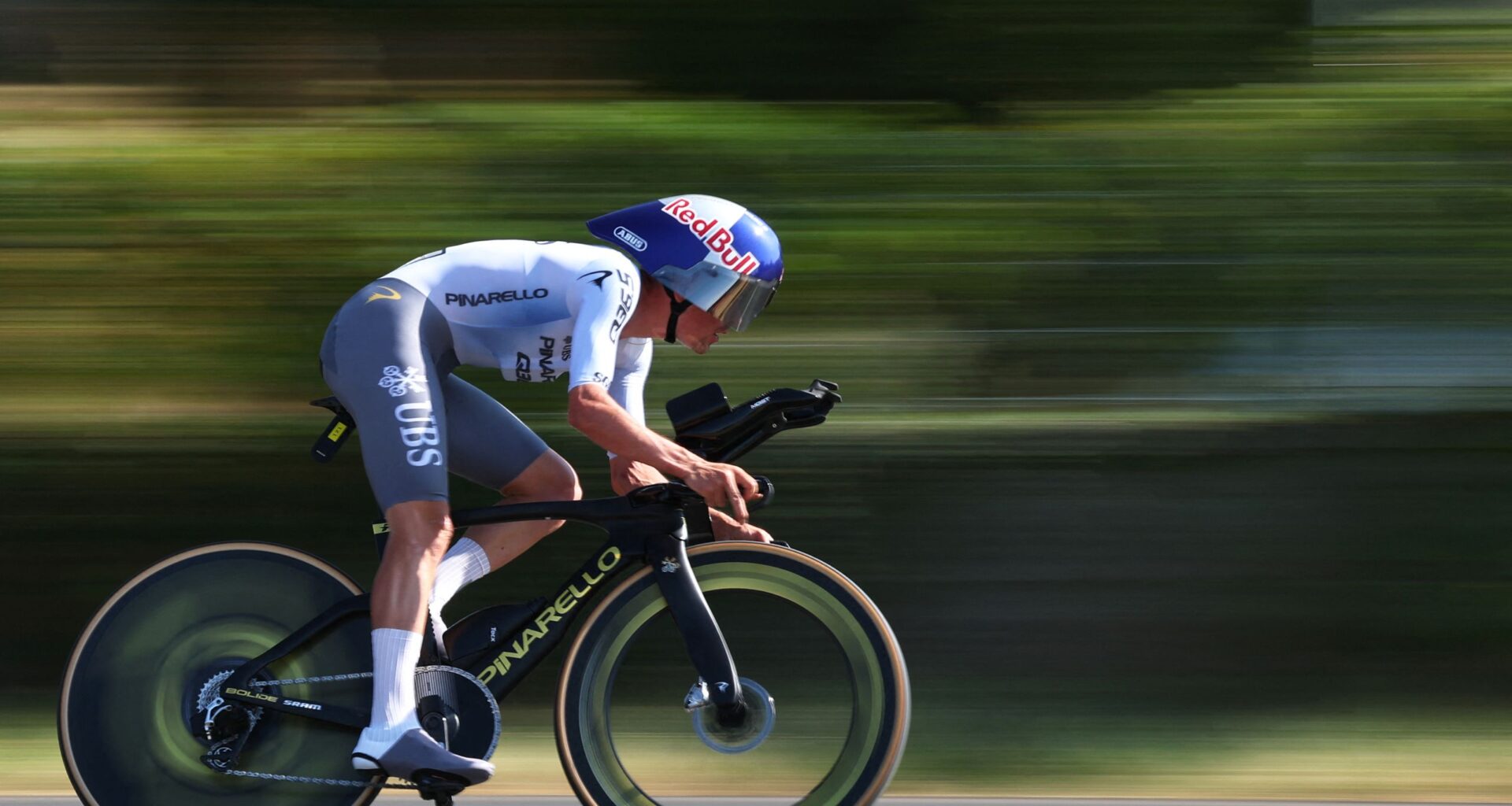 Tom Pidcock solidifies top 10 at Tour de France