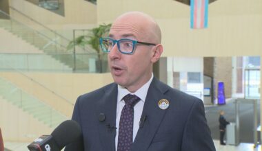 Edmonton mayor puts forward motion in support of Alberta remaining in Canada