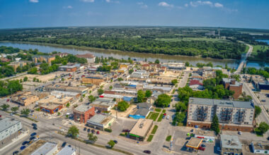 The 'Catfish Capital Of North America' Is A Cute Riverfront Canadian City With Fishing, Shops, And Lake Views