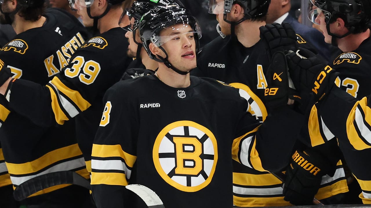 Bruins Sign Jordan Harris to One-Year Contract