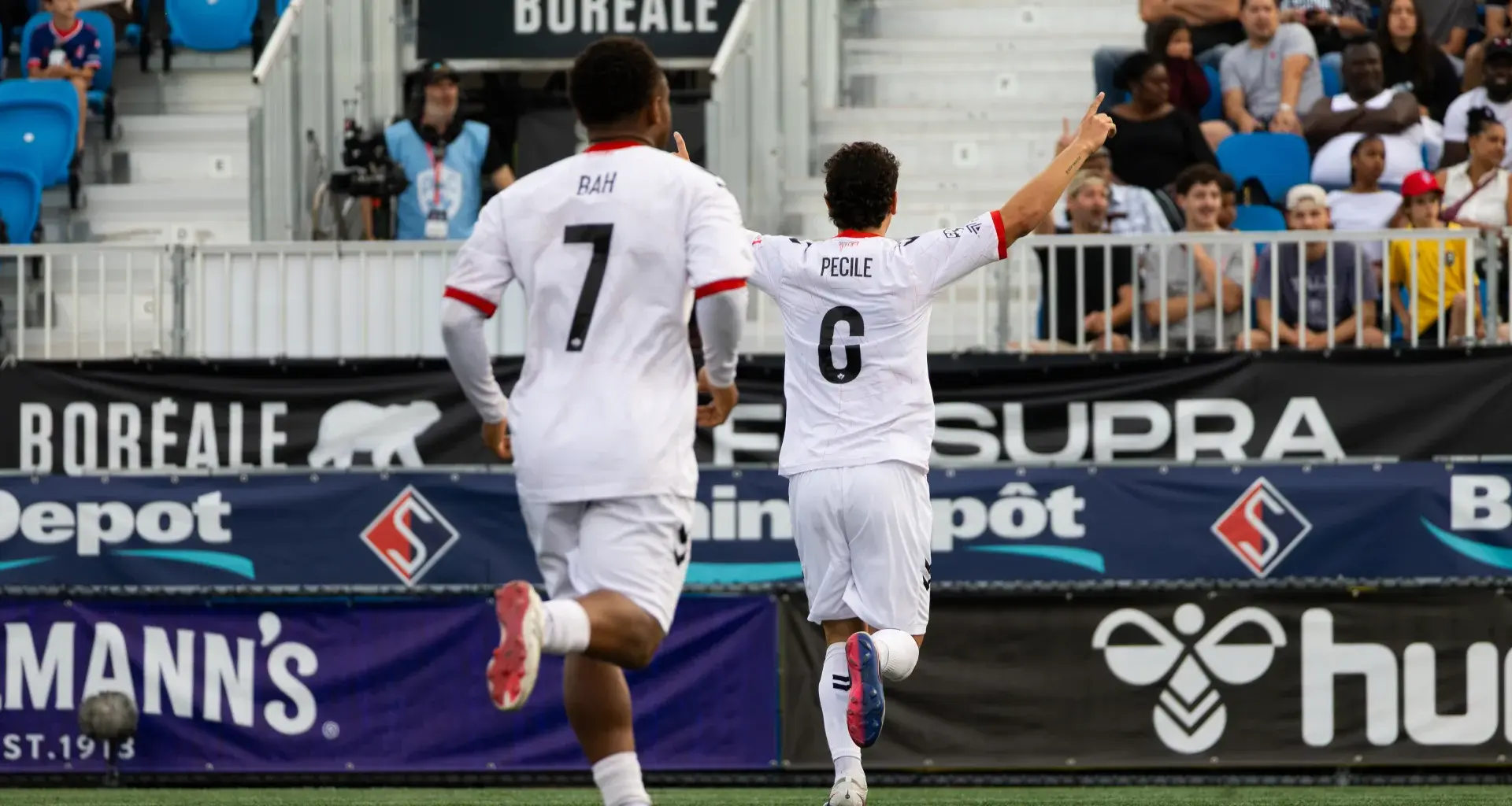 Vancouver score 5 in rout of FC Supra