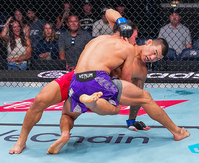 Ko Seok-hyun, an 82kg gold medalist in the Combat category at the 42nd International Sambo Federation World Championships, falls to Jean-Paul LeBosnoyani in the UFC Fight Night 281 welterweight 5 minutes×3 rounds away match at the Paycom Center in Oklahoma City, U.S., in July 2026. Photo = TKO