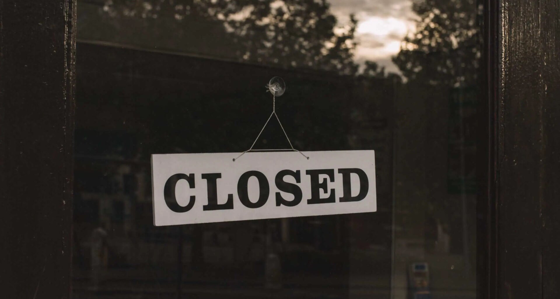 first toys r us canada closing brampton