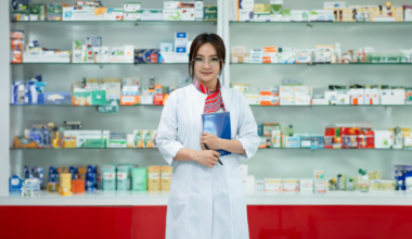 Edmonton pharmacy workers file to unionize