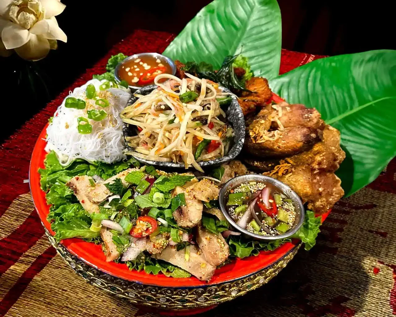 pii nong oakville toronto thai food