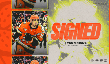Ducks Sign Hinds to Two-Year Contract Extension