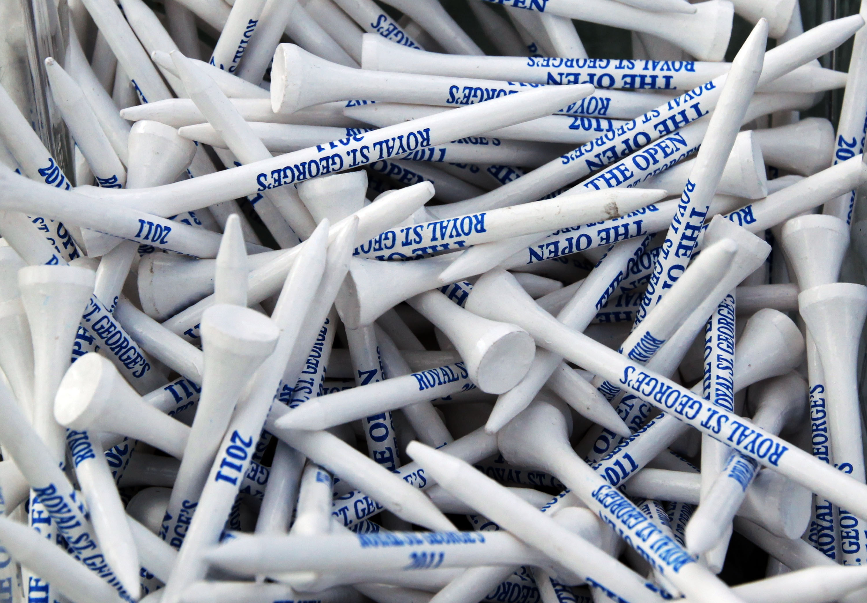 Branded golf tees