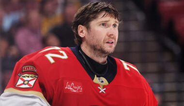 Bobrovsky signs 3-year contract with Maple Leafs