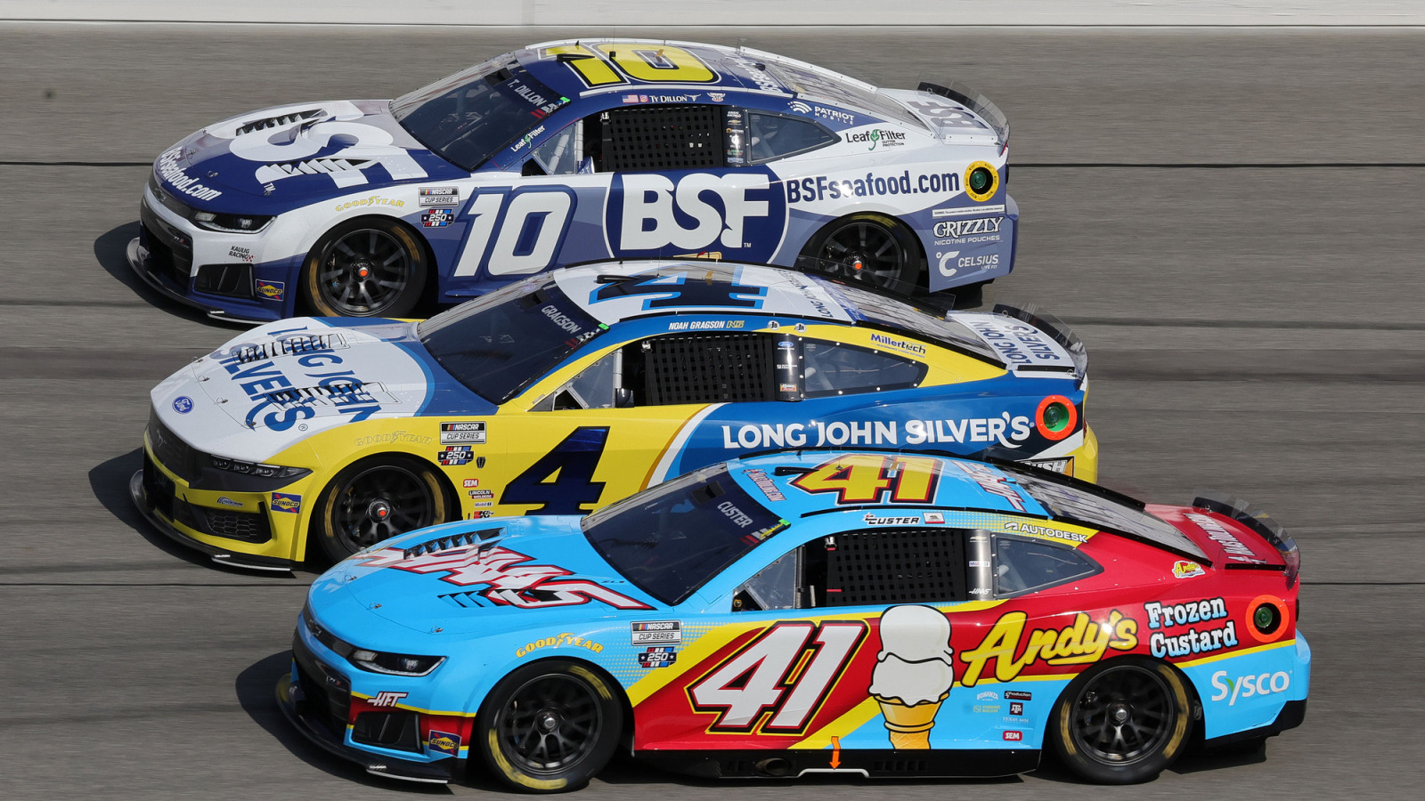 Racing was excellent, traffic issues not so in NASCAR's return to Chicagoland