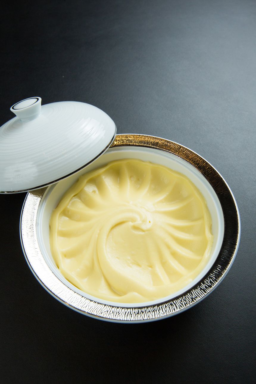 The pommes purée recipe by Joël Robuchon is a very decadent take on mashed potatoes.