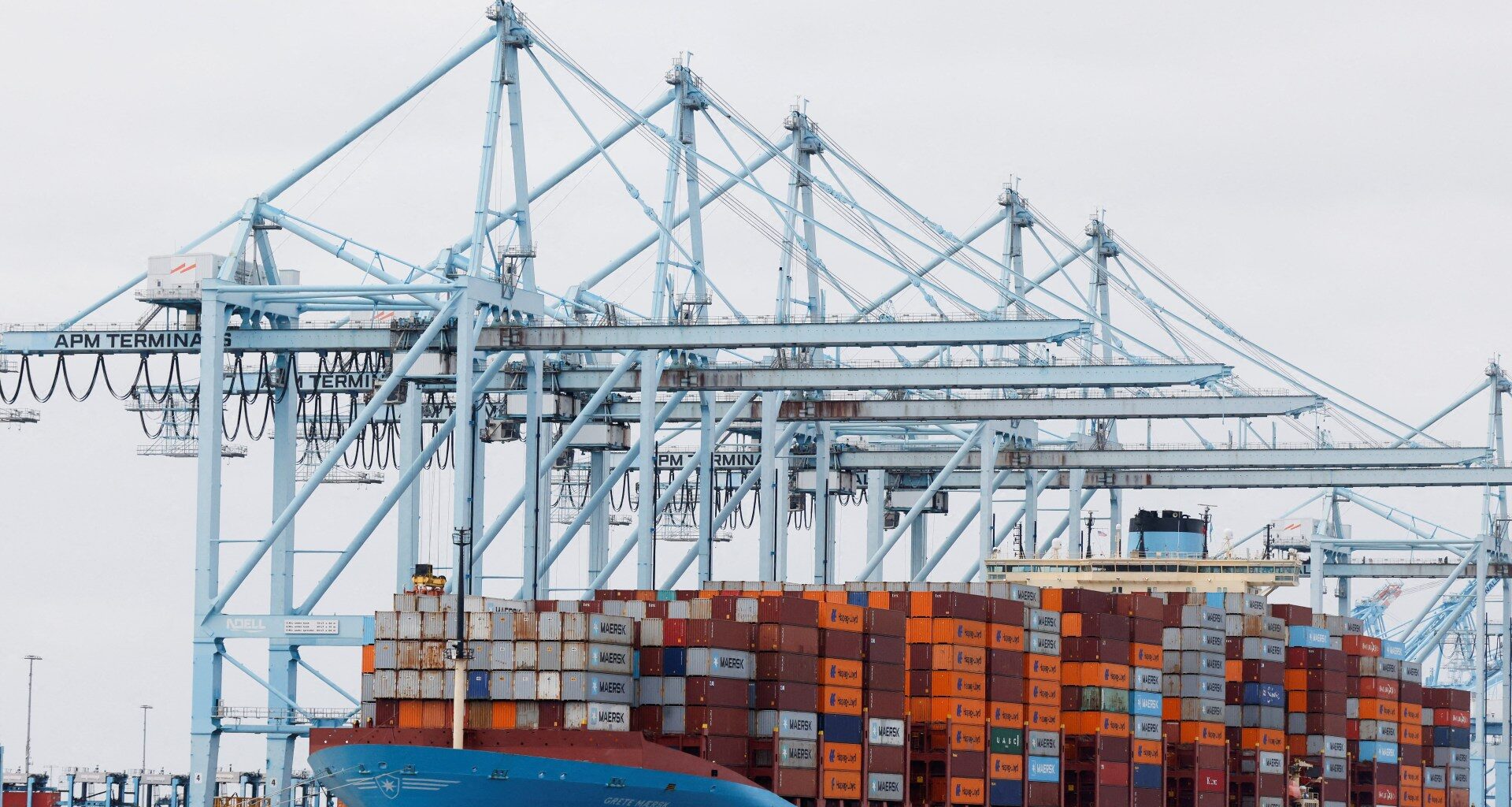 US trade deficit surges amid artificial intelligence spending boom | Business and Economy News
