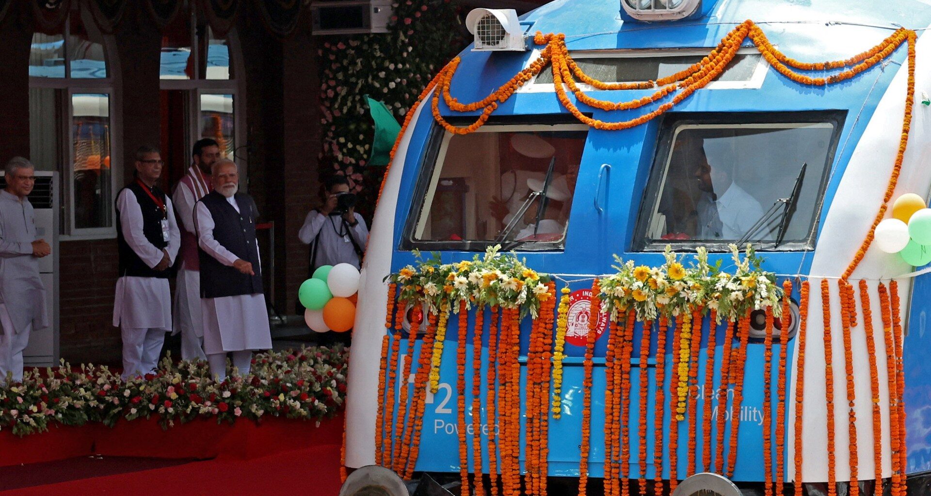 India debuts hydrogen-powered train as part of sustainability drive | Energy News