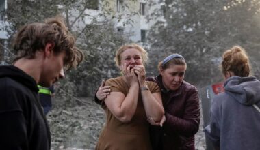 At least 14 killed as Russia strikes Ukraine a day after Zelenskyy warning | Russia-Ukraine war News