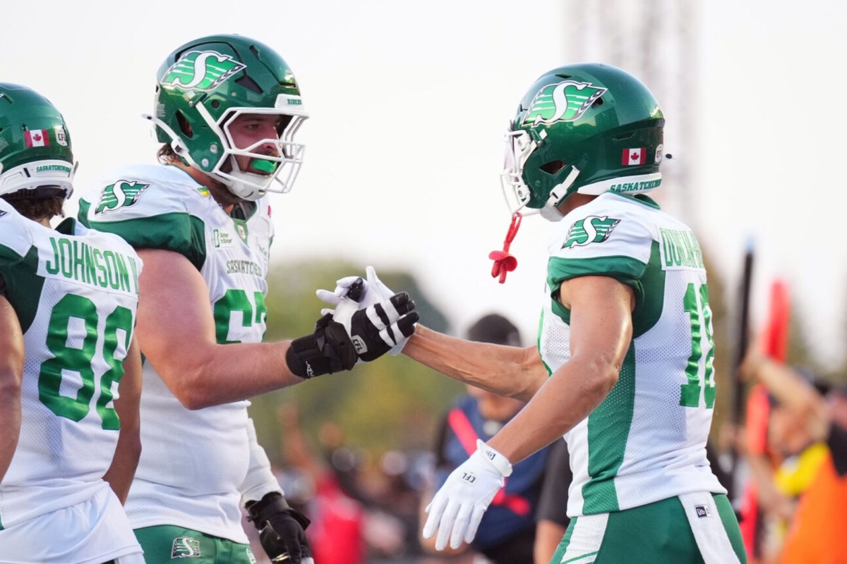 Saskatchewan Roughriders overcome rough start, go on to narrow win over Ottawa Redblacks