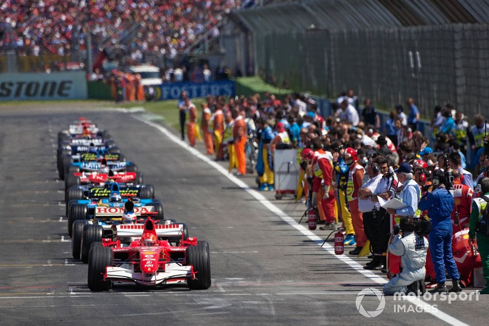 Right side of the grid preparing for the formation lap