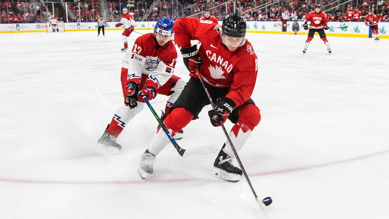 Hurricanes, Seeley avoid arbitration with one-year deal