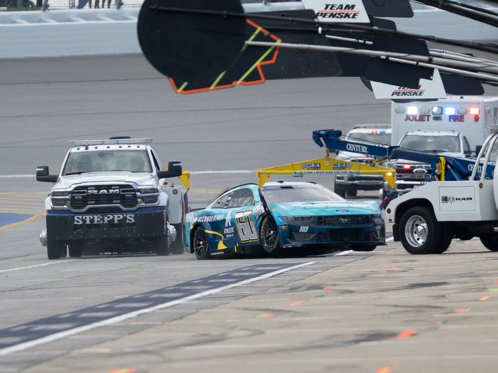 Ryan Preece towed from accident scene, No. 60 RFK Racing Ford