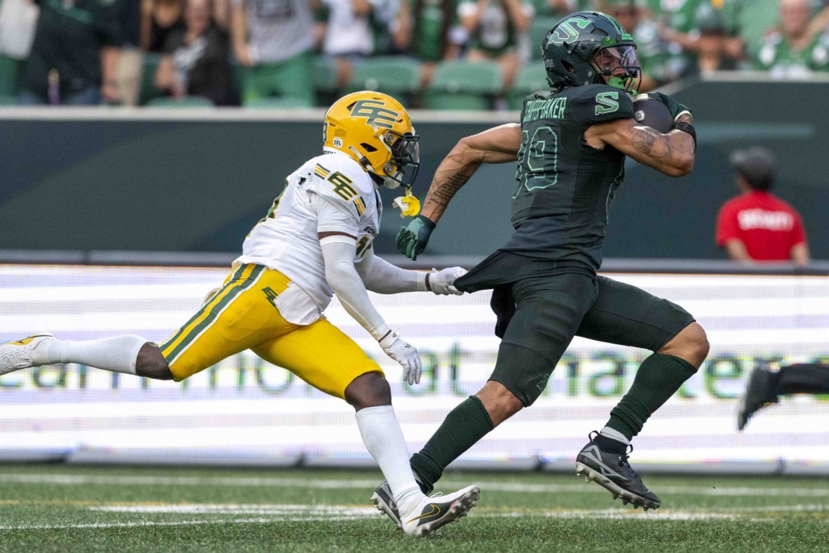 Edmonton Elks hit final-play field goal to take win over Saskatchewan Roughriders in offensive shootout